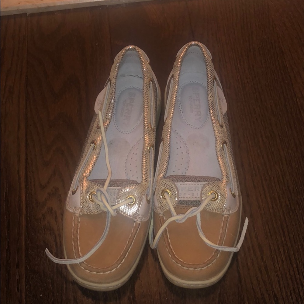 Size 6 Sperrys